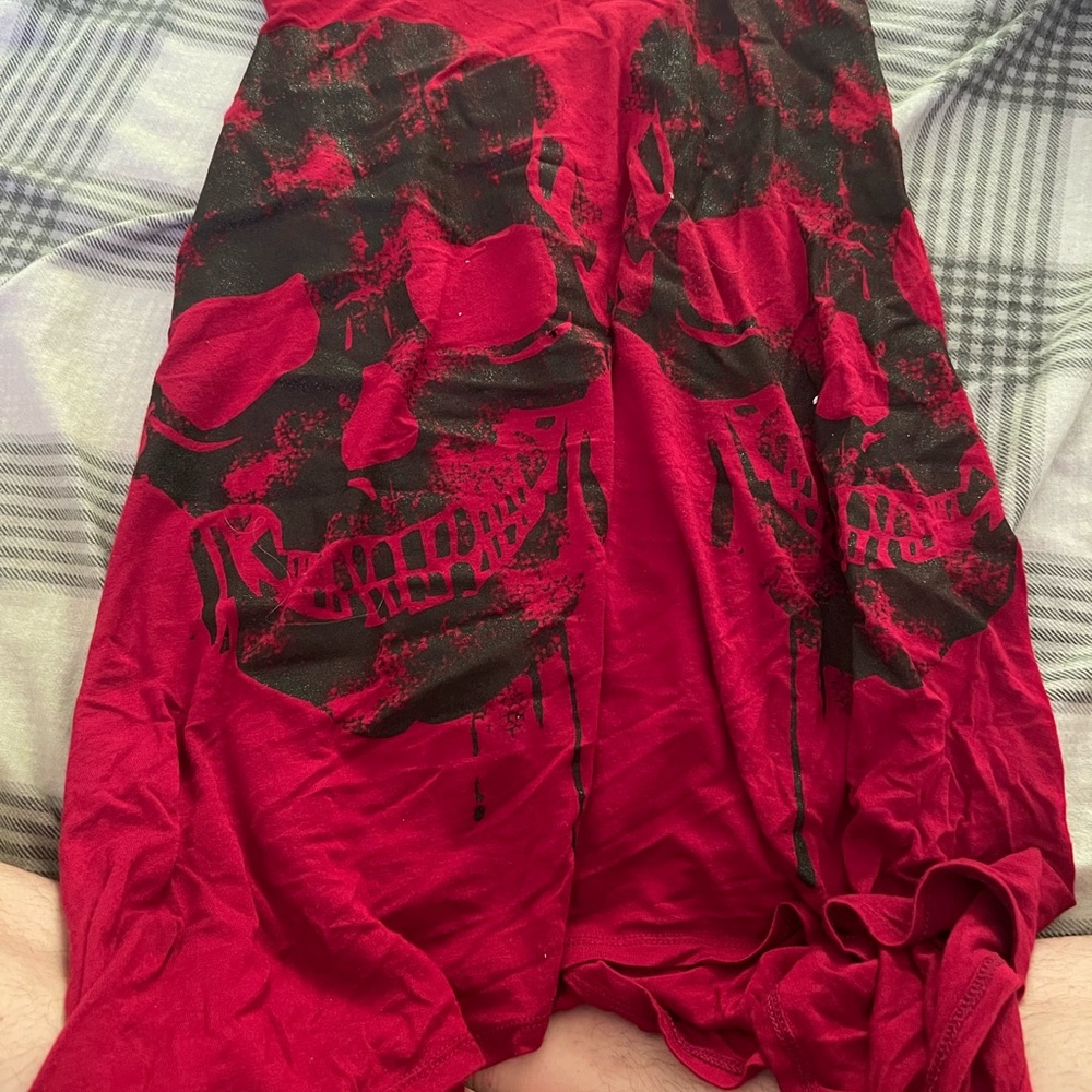 Clothes - Picture 2 of 3